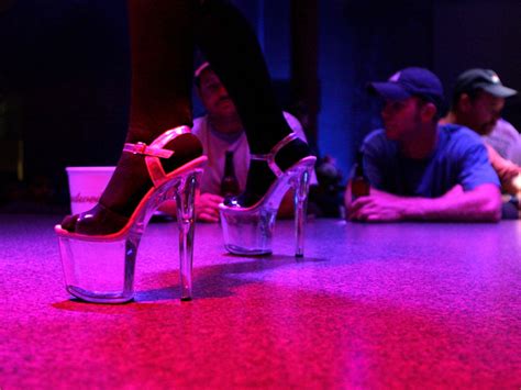 Striptease/Lapdance Prostituta Baiao