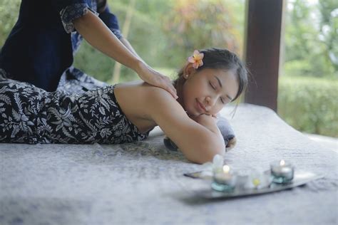 Erotic massage Lake Villa