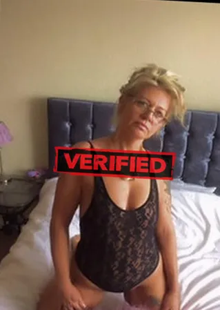 Britney sexy Prostitute Janub as Surrah