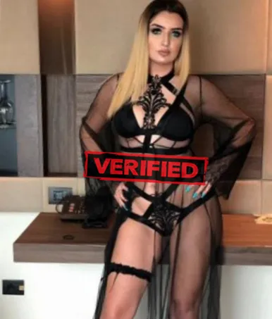 Angelina Titten Finde eine Prostituierte Mersch